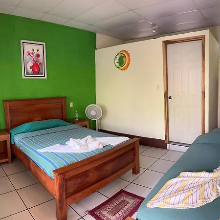 Hostel Oasis The Traveler Lanquín Exteriér fotografie