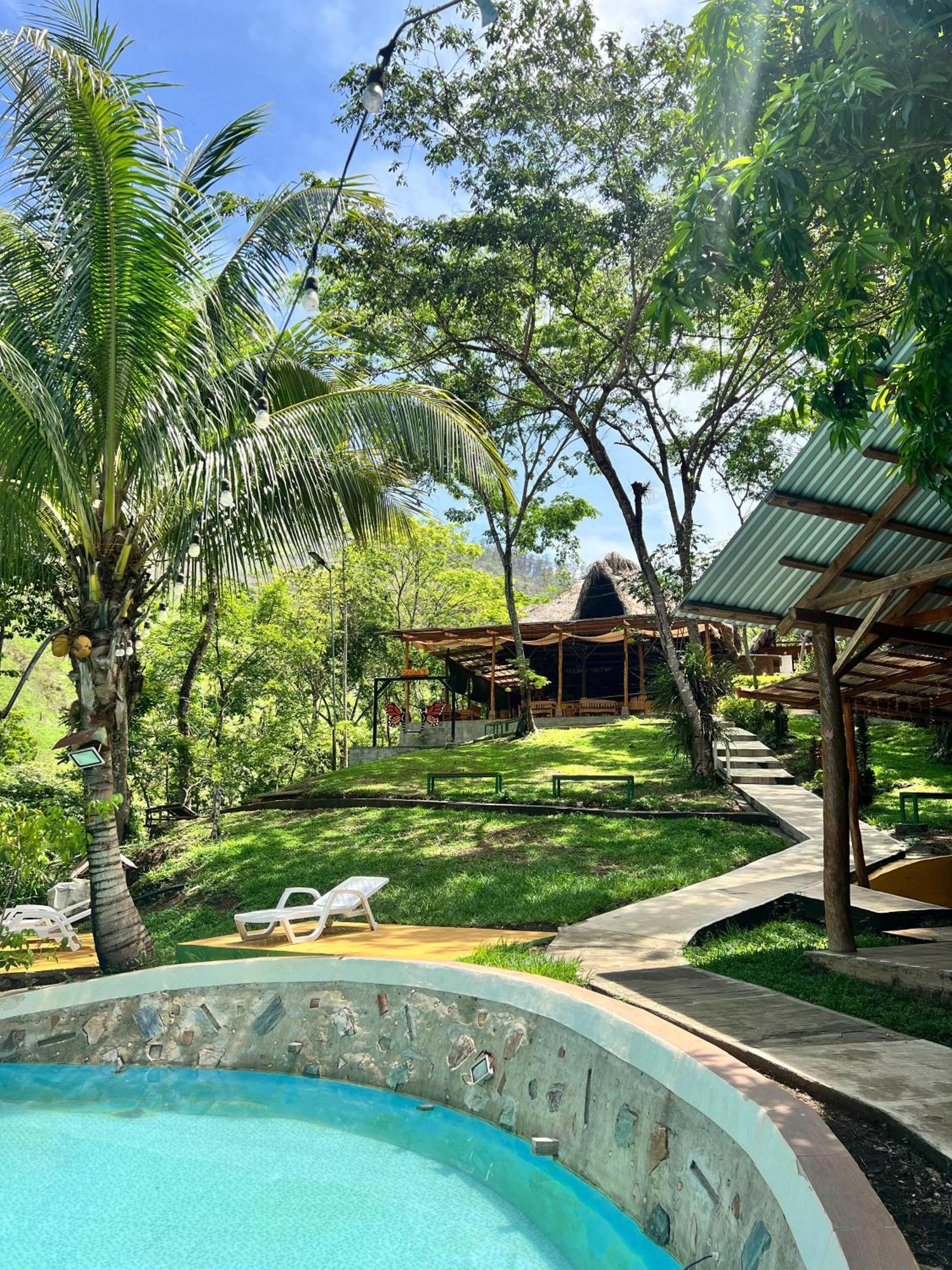 Hostel Oasis The Traveler Lanquín Exteriér fotografie