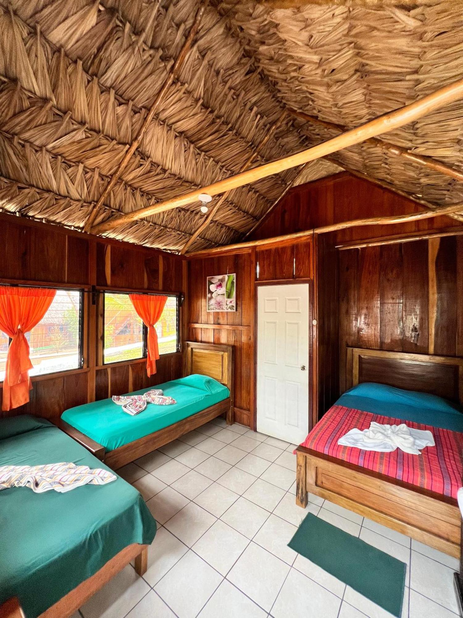Hostel Oasis The Traveler Lanquín Exteriér fotografie