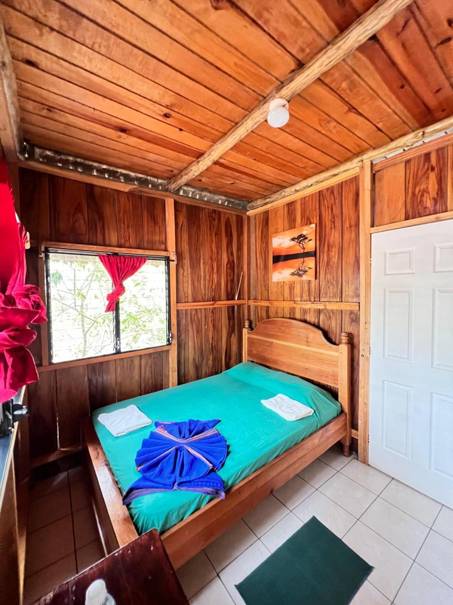 Hostel Oasis The Traveler Lanquín Exteriér fotografie