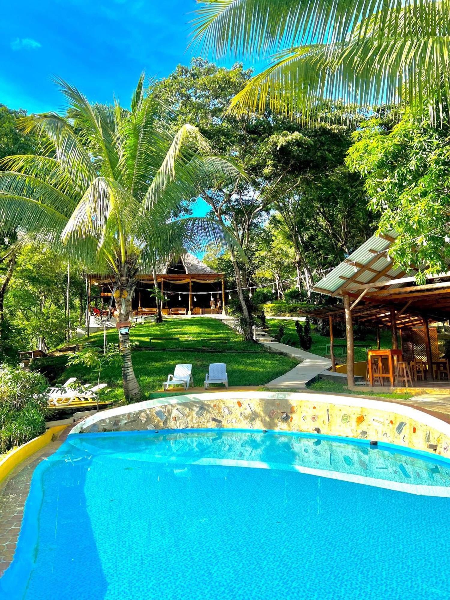 Hostel Oasis The Traveler Lanquín Exteriér fotografie