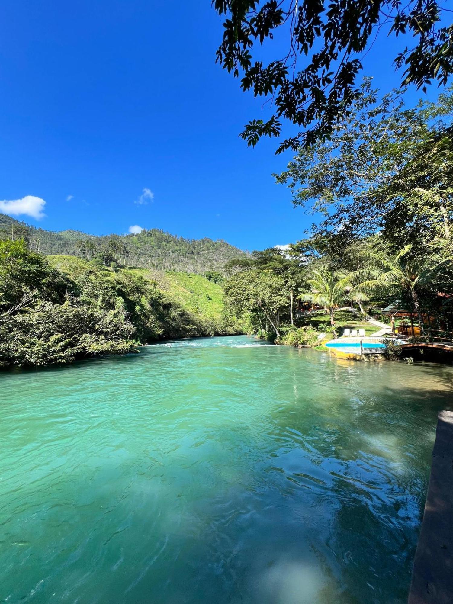 Hostel Oasis The Traveler Lanquín Exteriér fotografie