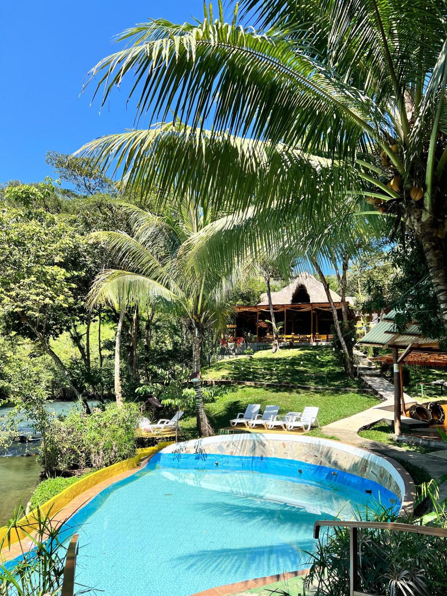 Hostel Oasis The Traveler Lanquín Exteriér fotografie